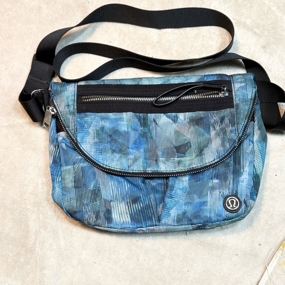 Lululemon Athletica Abstract Blue Crossbody Bag